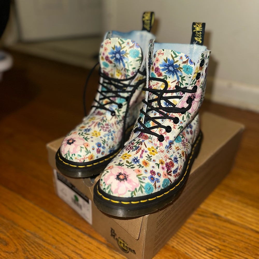 Floral Dr.Martens